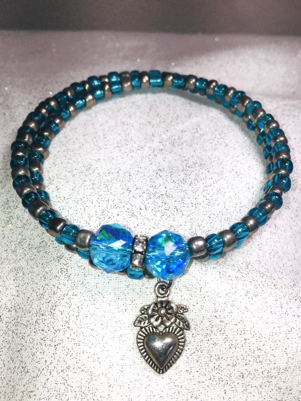 Double Wrap Memory Wire Bracelet – Turquoise & Gray with Heart Charm